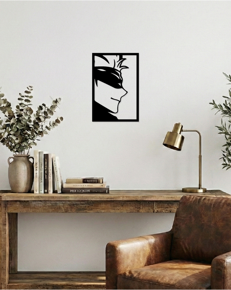 Decoración de oficina con estilo industrial, cuadro calado en madera negra de diseño sobrio inspirado en el hechicero del infinito.