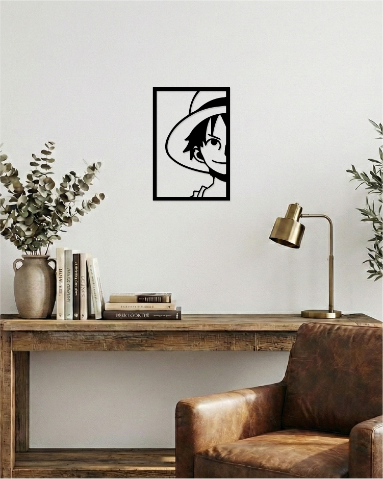 Decoración de oficina con estilo industrial, cuadro calado en madera negra de diseño sobrio inspirado en piratas.