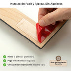 Primer plano de la precisión del corte láser en el diseño de espadas serradas, bordes perfectos en madera MDF negra.
